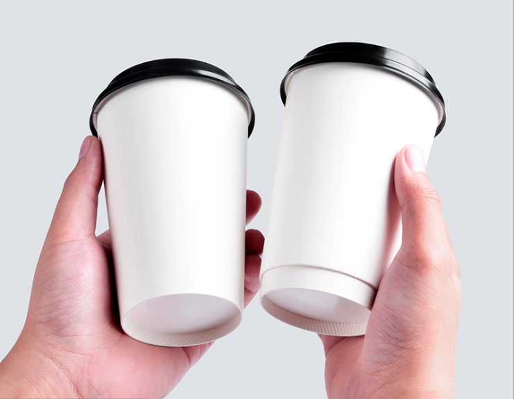 Disposable double paper cups coated with PE or PLA film